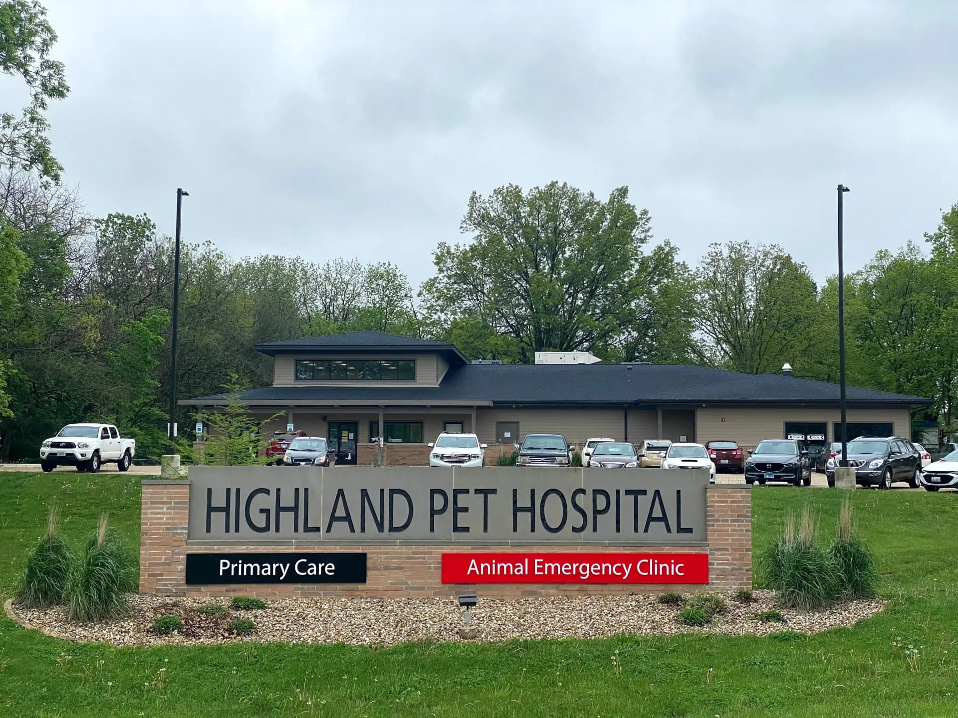 Highland Pet Hospital building